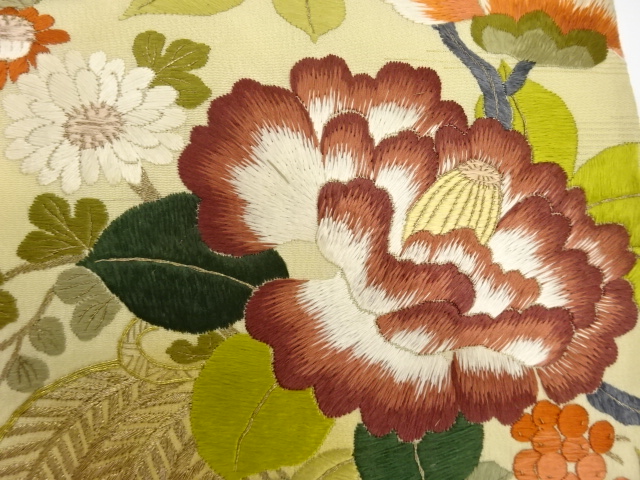  アンティーク　花瓶に文箱・椿・南天模様刺繍丸帯（着用可）